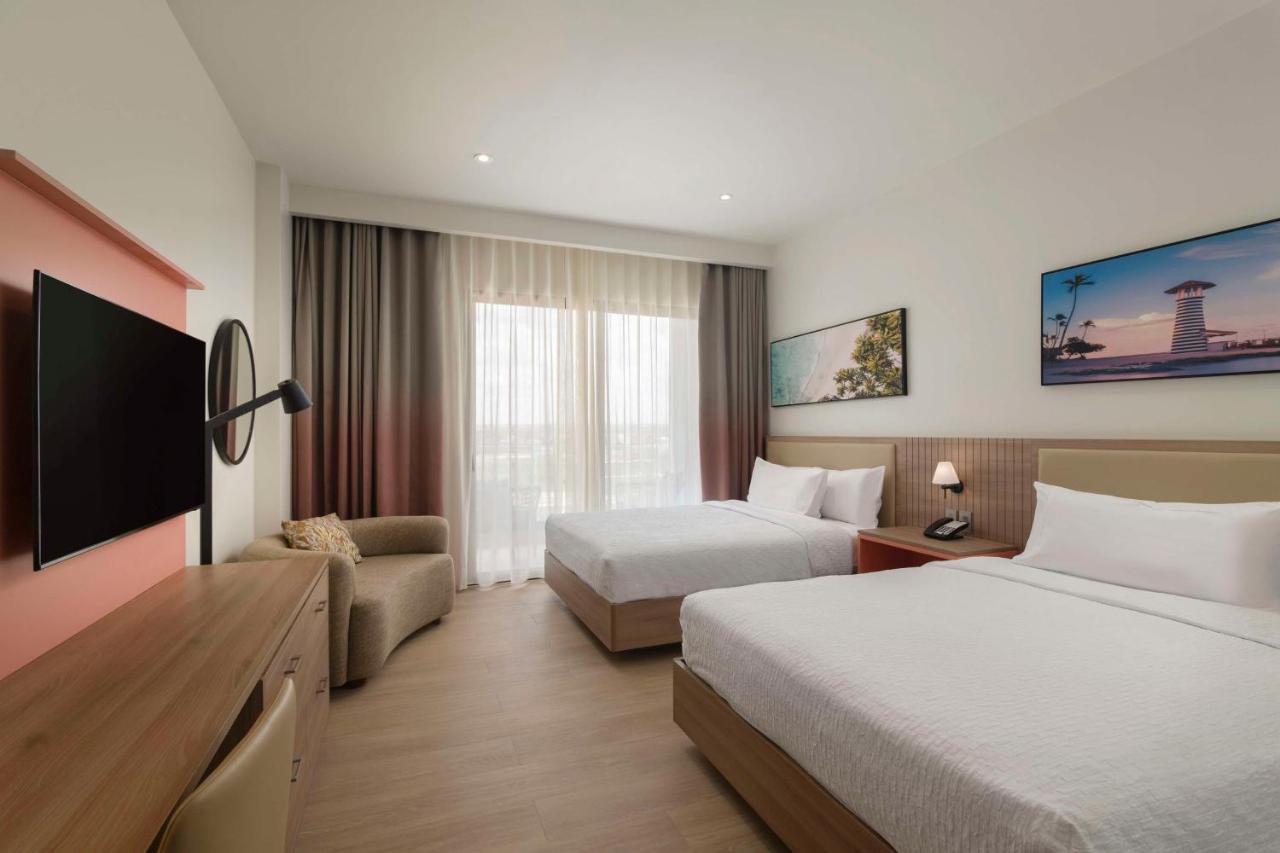 Hilton Garden Inn Ла-Романа Экстерьер фото